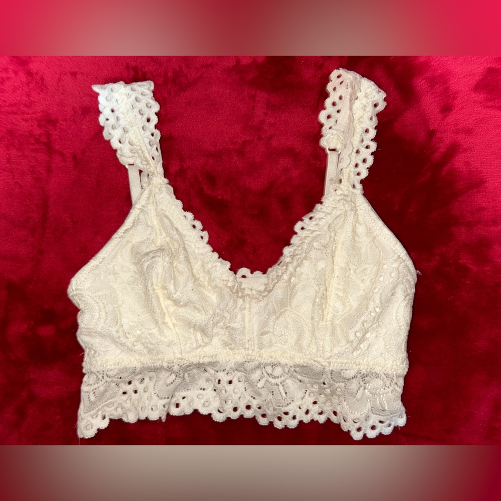 White lace medium bralette